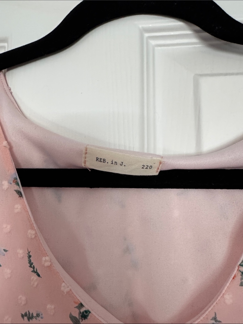 Light Pink Floral Ruffle-Sleeve Blouse - Picture 3 of 4